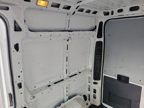 Used 2022 RAM ProMaster 2500 w/ Convenience Group FWD image 8