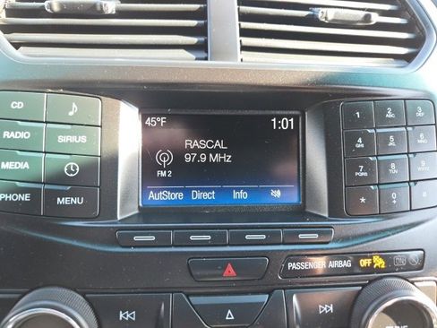 Used 2017 Ford Explorer XLT image 12