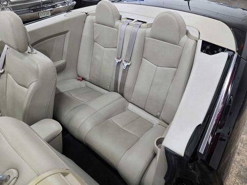 Used 2011 Chrysler 200 Limited FWD image 7