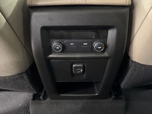 Used 2023 Chevrolet Traverse LS image 27