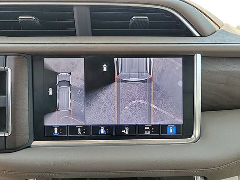 Used 2021 GMC Yukon XL Denali w/ Denali Ultimate Package RWD image 22