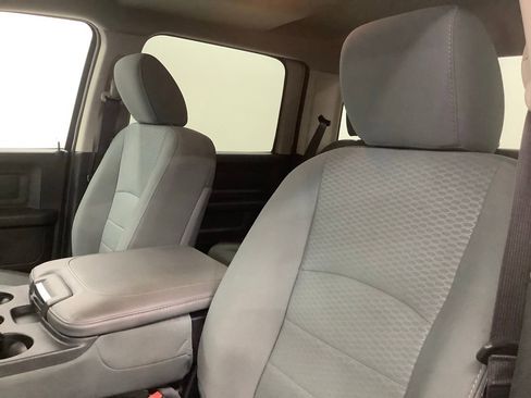 Used 2016 RAM 2500 Tradesman w/ Chrome Appearance Group AWD/4WD image 11
