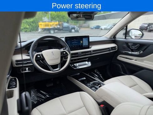Used 2025 Lincoln Corsair Reserve AWD/4WD image 21