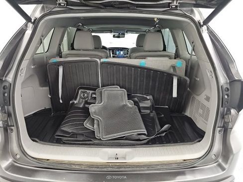 Used 2015 Toyota Highlander Limited w/ Driver Technology Package AWD/4WD image 35
