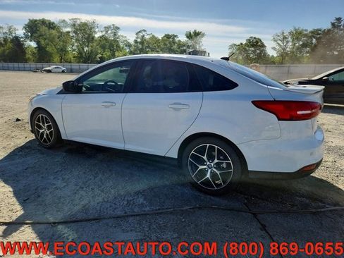 Used 2017 Ford Focus SEL FWD image 2