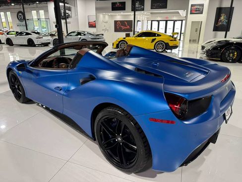 Used 2018 Ferrari 488 Spider image 5