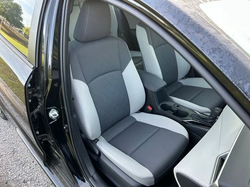 Used 2023 Toyota Corolla LE FWD image 15
