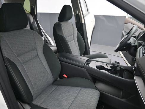 Used 2023 Nissan Rogue SV FWD image 27