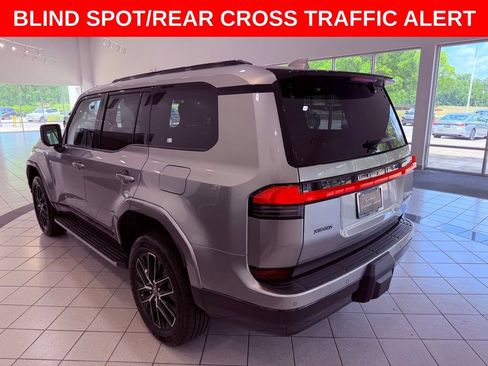 Used 2024 Lexus GX 550 AWD/4WD image 6