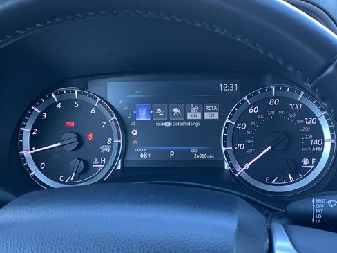 Used 2023 Toyota Highlander XLE image 29