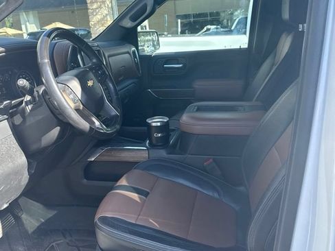 Used 2020 Chevrolet Silverado 1500 High Country w/ Technology Package AWD/4WD image 14