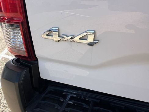 Used 2021 Toyota Tacoma SR image 9