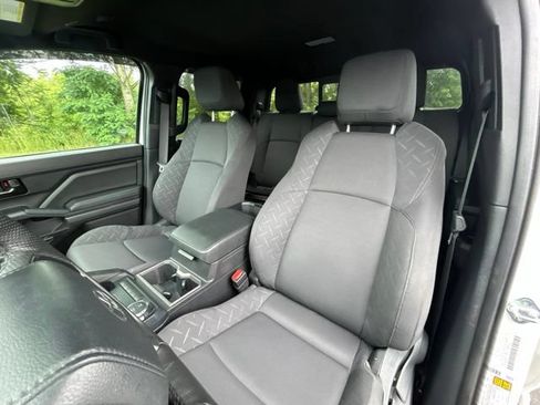 Certified 2024 Toyota Tacoma SR5 AWD/4WD image 25
