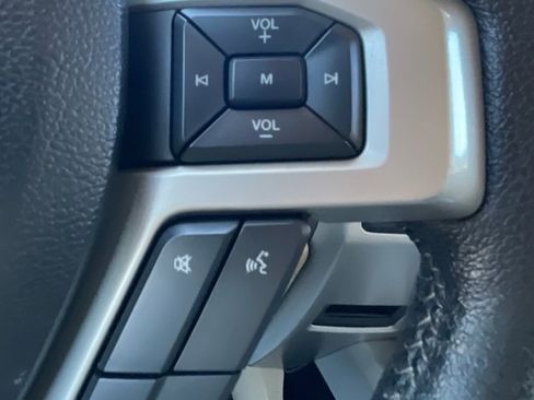 Used 2015 Ford F150 Lariat image 23