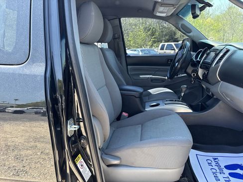 Used 2013 Toyota Tacoma 4x4 Access Cab V6 w/ SR5 Pkg image 26