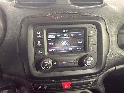 Used 2017 Jeep Renegade Latitude w/ Cold Weather Group AWD/4WD image 16