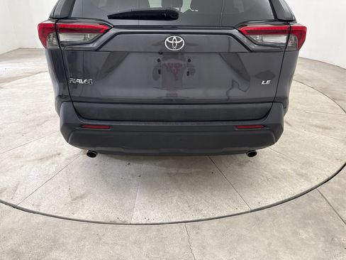 Used 2019 Toyota RAV4 LE FWD image 21