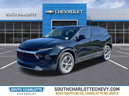 Used 2023 Chevrolet Blazer LT FWD image 1