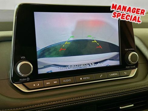 Used 2024 Nissan Rogue SV FWD image 16