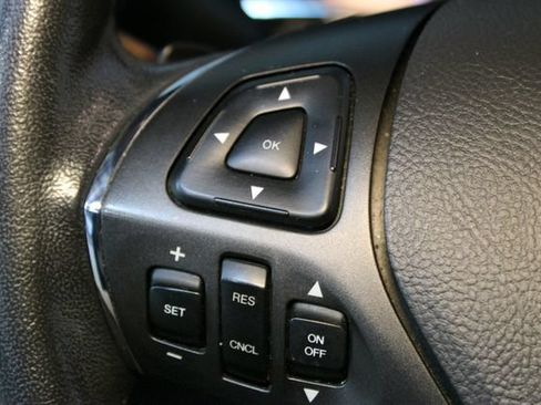 Used 2013 Lincoln MKS AWD image 21