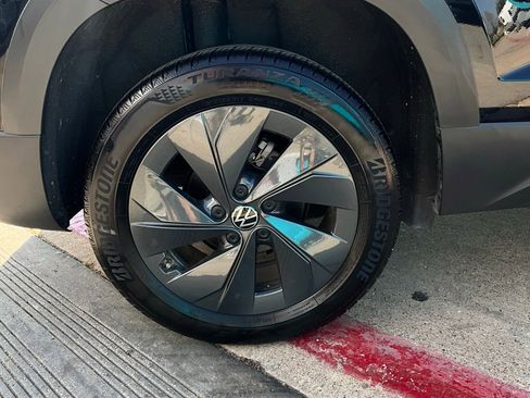 Used 2025 Volkswagen Taos S image 9