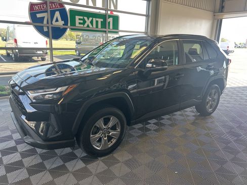 Used 2023 Toyota RAV4 XLE image 3