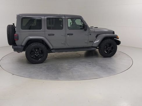Used 2021 Jeep Wrangler Unlimited Sahara AWD/4WD image 12