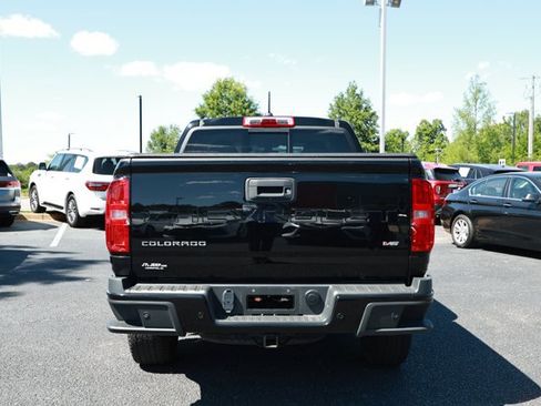 Used 2022 Chevrolet Colorado Z71 AWD/4WD image 7