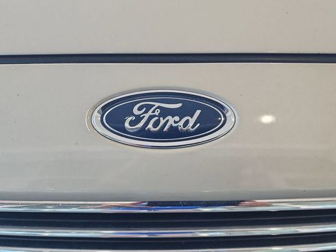 Used 2016 Ford Focus Titanium FWD image 28