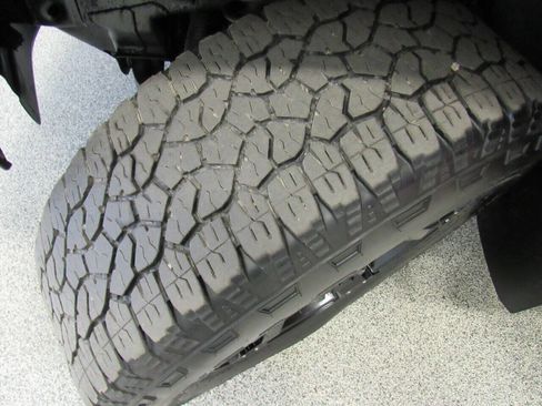 Used 2013 Ford F150 XLT w/ XLT Chrome Pkg image 18