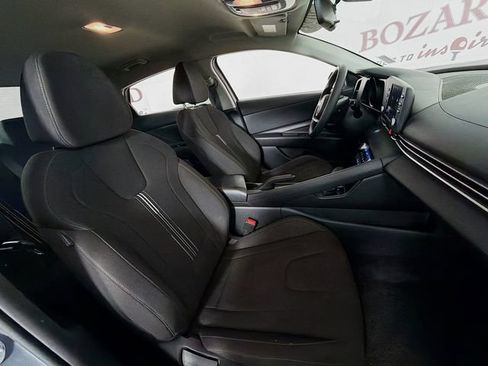 Used 2023 Hyundai Elantra SEL w/ Cargo Package FWD image 31