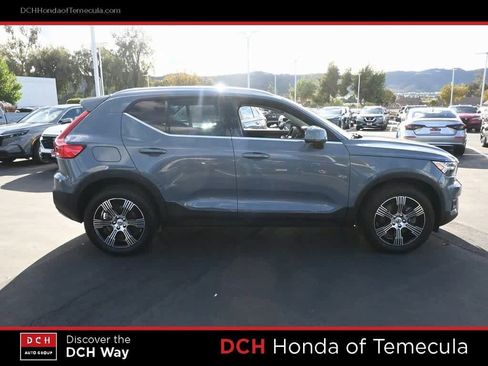 Used 2021 Volvo XC40 T4 Inscription image 5