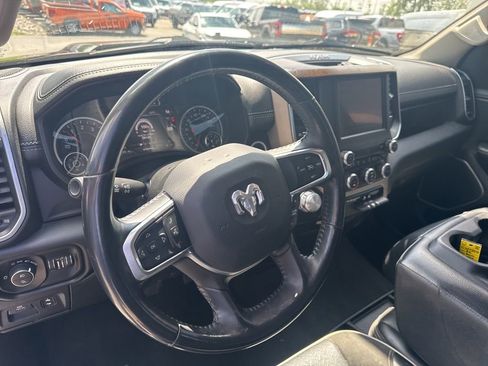 Used 2022 RAM 1500 Laramie AWD/4WD image 16