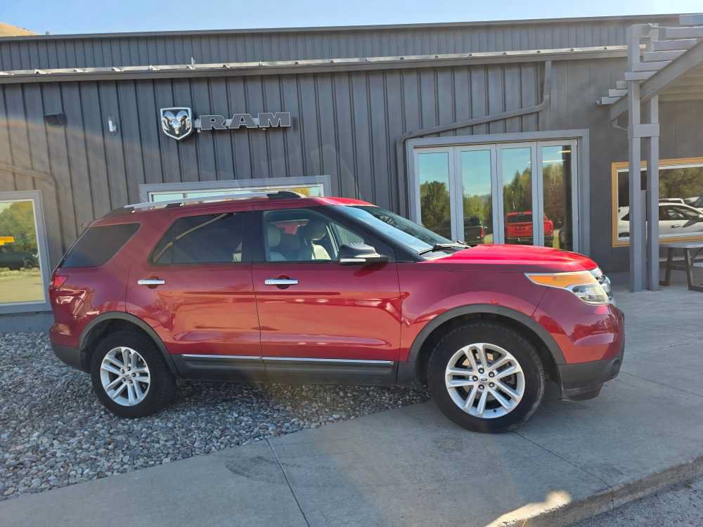 Used 2014 Ford Explorer XLT w/ Equipment Group 202A AWD/4WD image 2