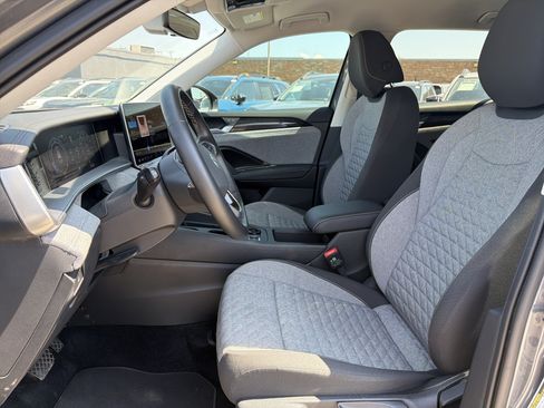 Used 2025 Volkswagen Tiguan S FWD image 23