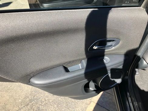 Used 2017 Honda HR-V EX image 24