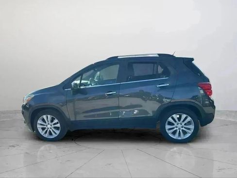 Used 2017 Chevrolet Trax Premier image 2