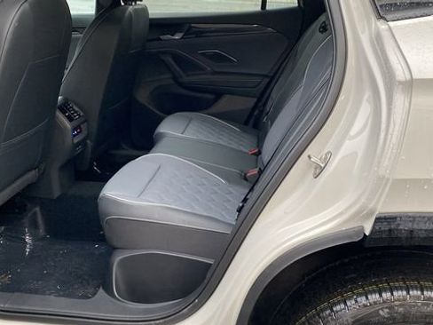 New 2026 Volkswagen Tiguan SEL R-Line image 21