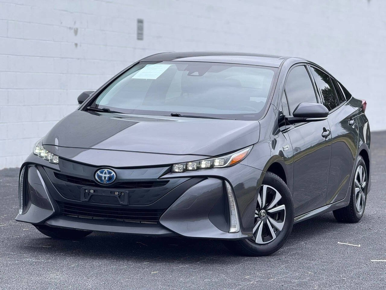 Used 2017 Toyota Prius Prime Premium FWD image 1