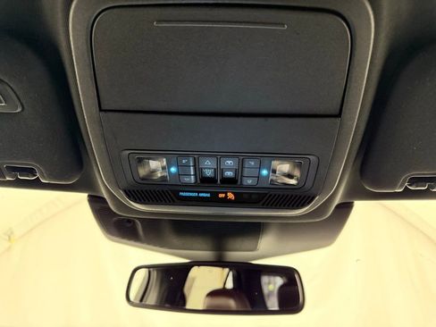 Used 2020 Ford Explorer Platinum w/ Premium Technology Package image 44