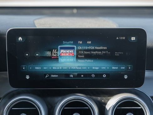 Used 2022 Mercedes-Benz GLC 300 4MATIC image 23