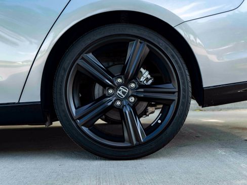 Used 2025 Honda Accord Sport image 15