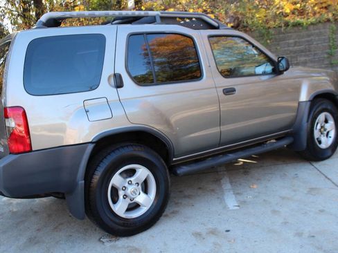 Used 2004 Nissan Xterra XE image 25