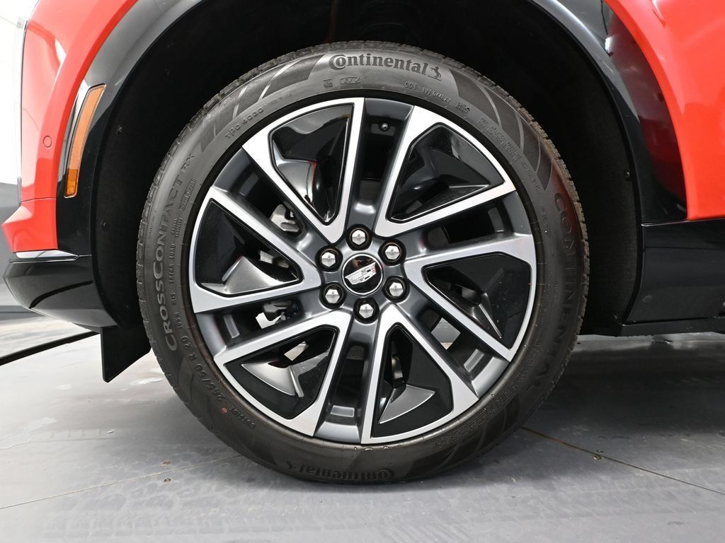 Used 2026 Cadillac Optiq Sport 1 w/ LPO, Floor Liner Package AWD/4WD image 13
