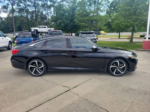 Used 2019 Honda Accord Sport image 8