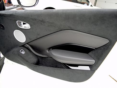 Used 2019 Aston Martin V8 Vantage Coupe image 35