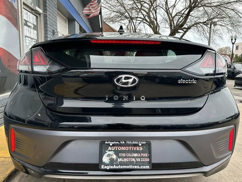 Used 2020 Hyundai Ioniq SE image 4