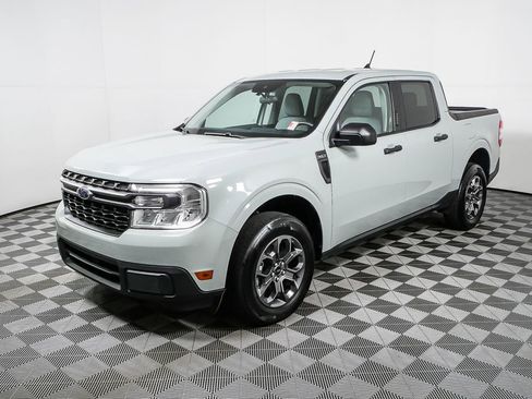 Used 2022 Ford Maverick XLT image 3