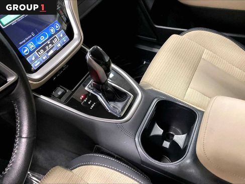 Used 2024 Subaru Outback Premium AWD/4WD image 16