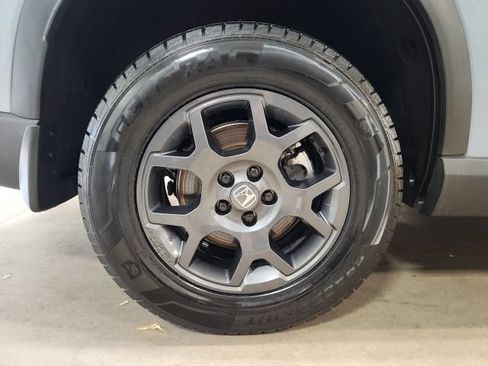 Certified 2025 Honda Pilot TrailSport image 29